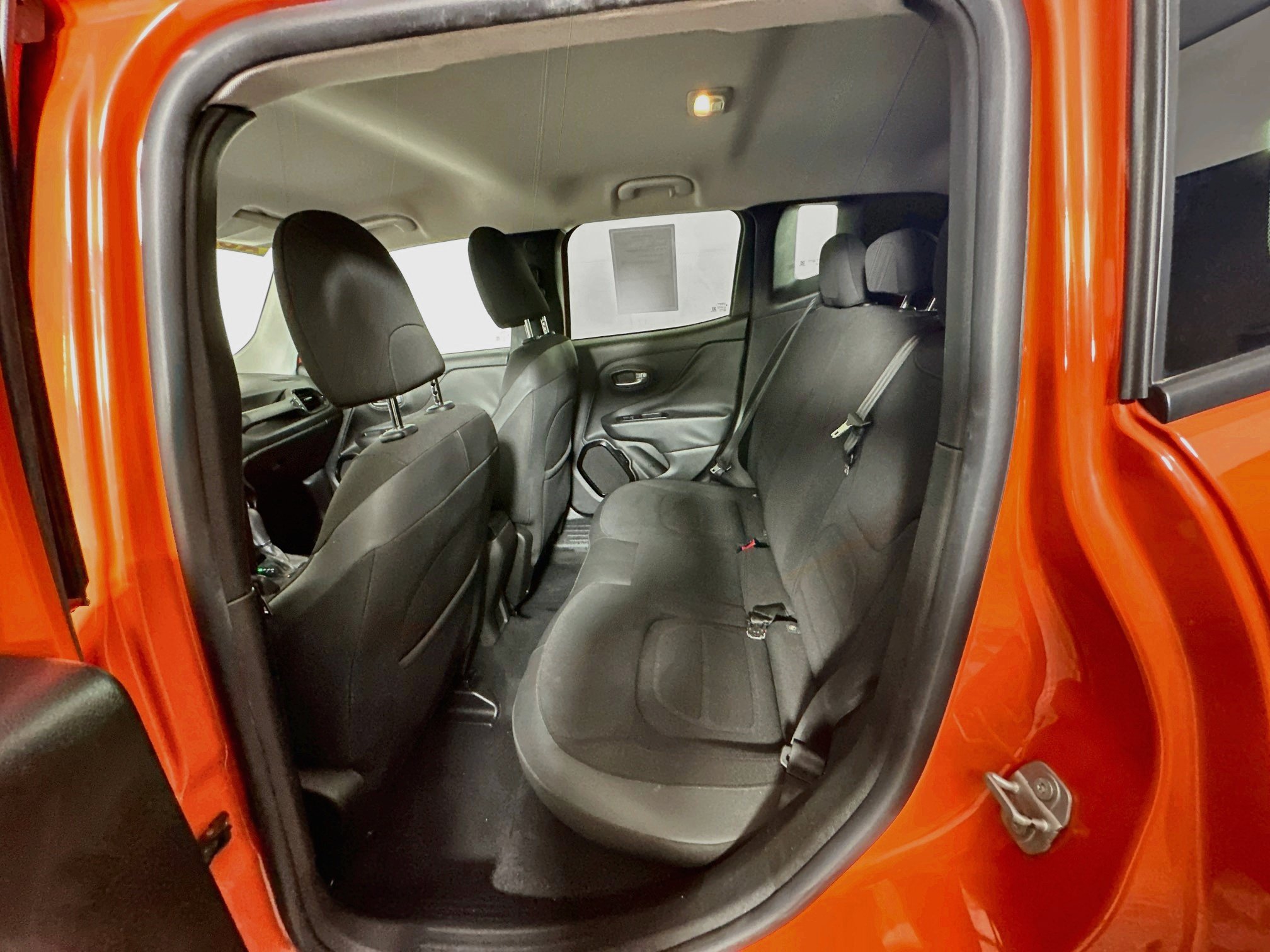 Used 2017 Jeep Renegade Altitude FWD image 25