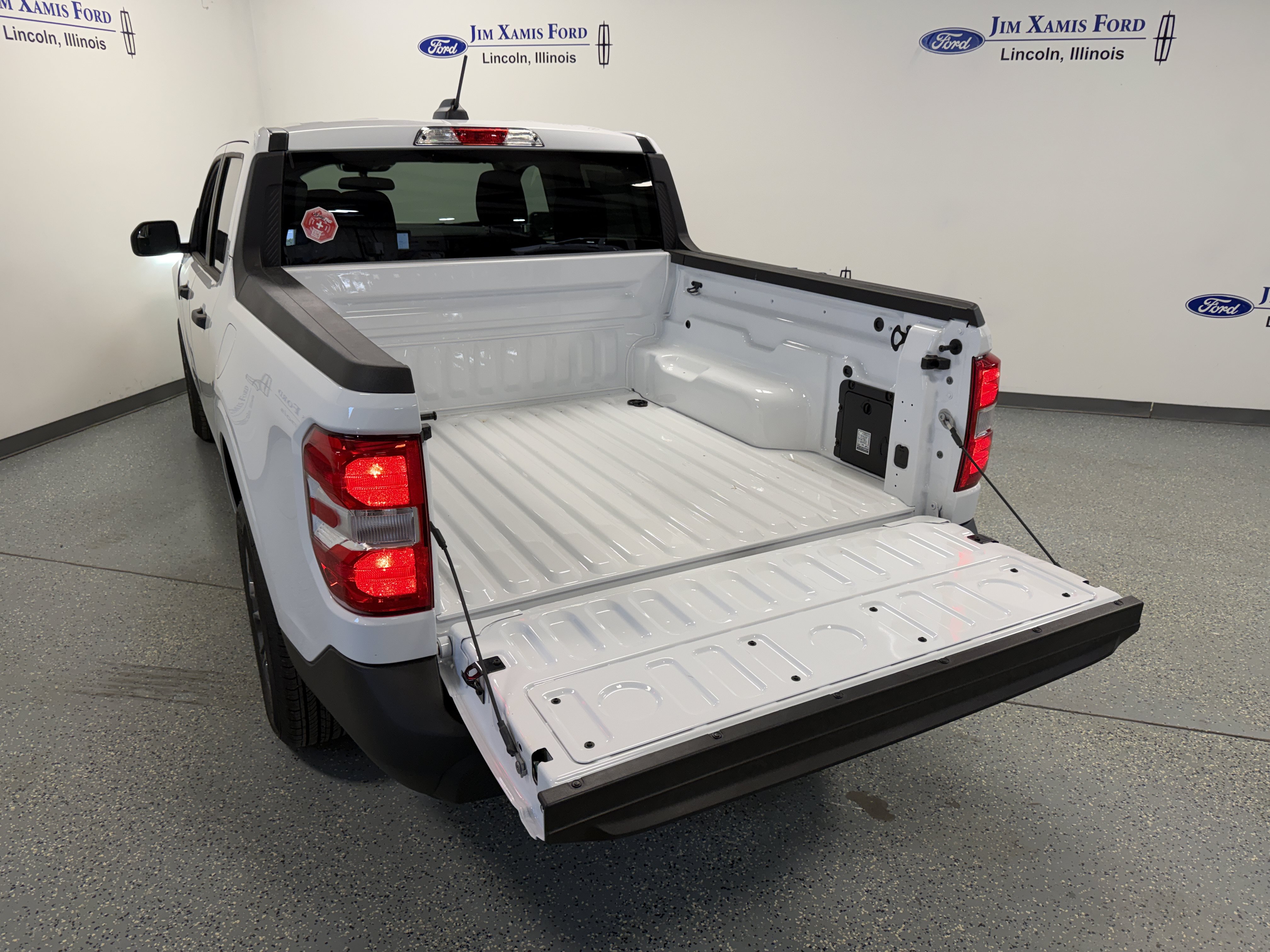 New 2026 Ford Maverick XLT w/ XLT Luxury Package FWD image 23