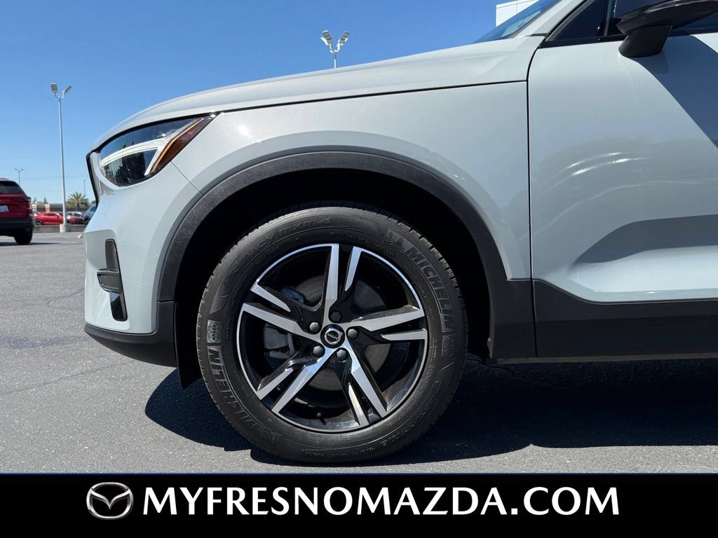 Used 2024 Volvo XC40 B5 Core AWD/4WD image 8