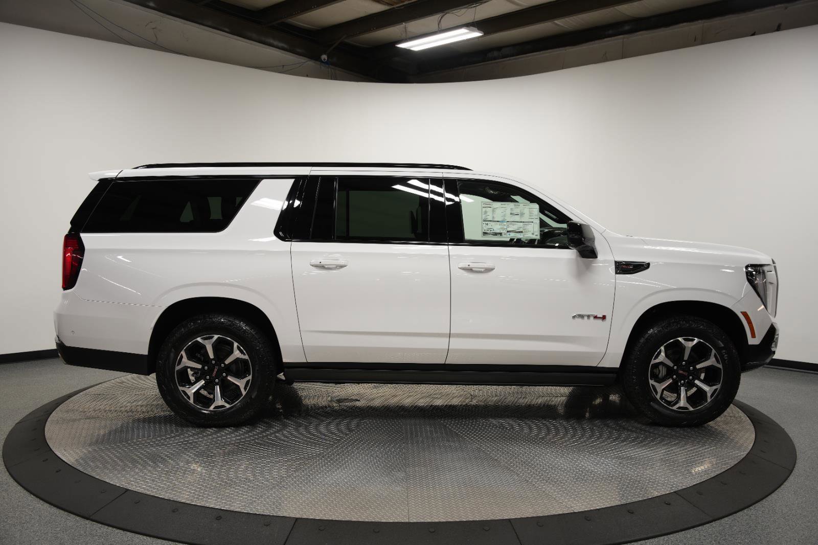 New 2026 GMC Yukon XL AT4 w/ AT4 Premium Plus Package AWD/4WD image 12