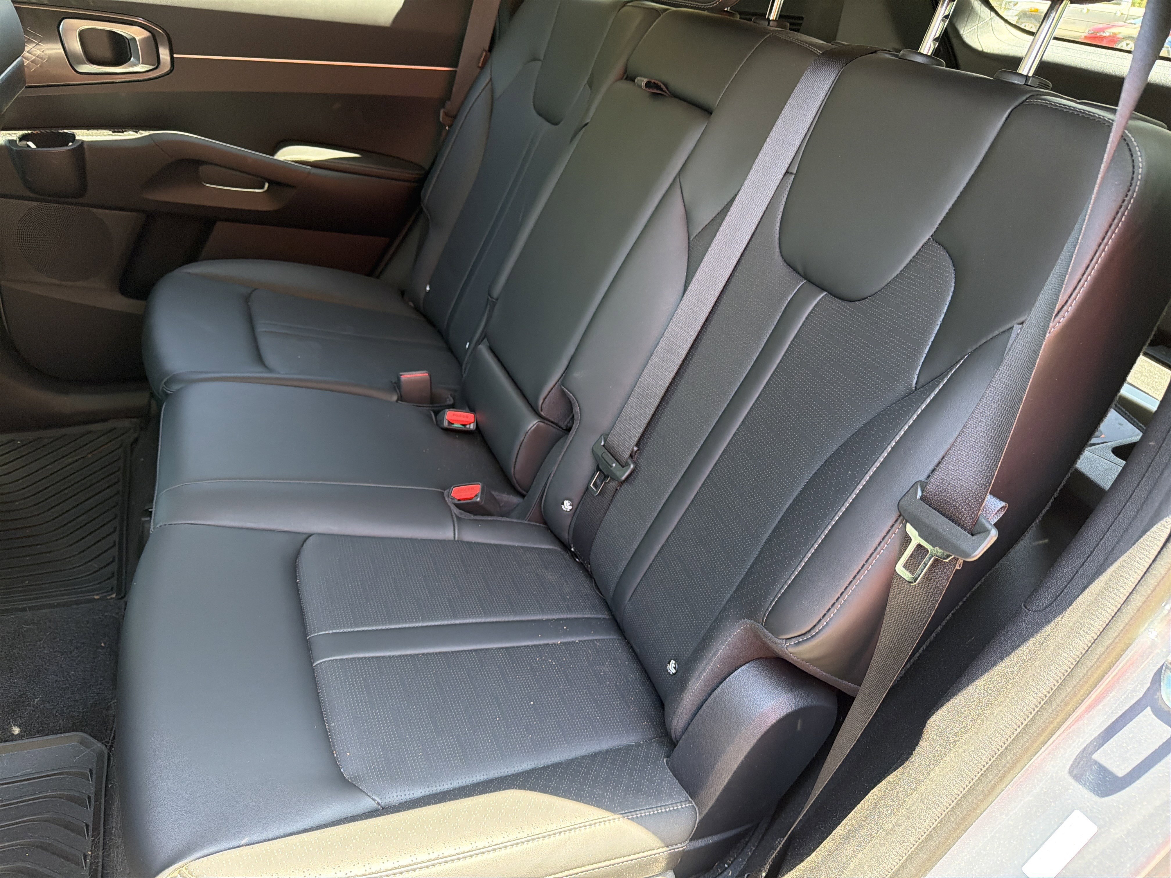 Used 2025 Kia Sorento S w/ Panoramic Sunroof Package FWD image 19