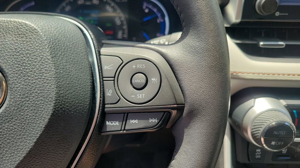 Used 2021 Toyota RAV4 Limited AWD/4WD image 21