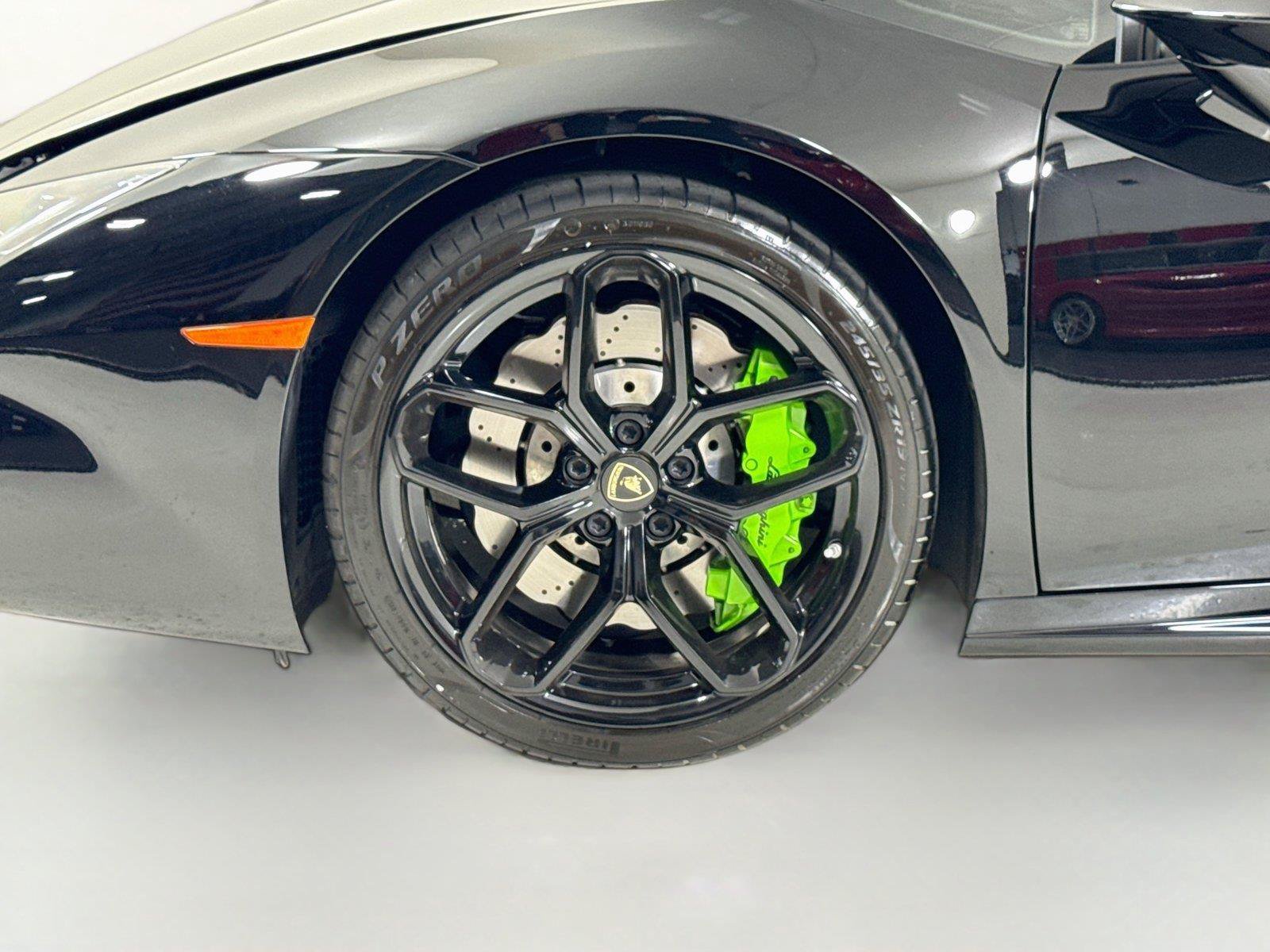 Used 2017 Lamborghini Huracan LP 580-2 RWD image 33