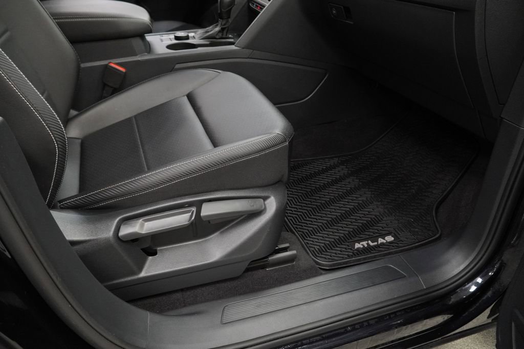 Used 2022 Volkswagen Atlas Cross Sport SE image 47