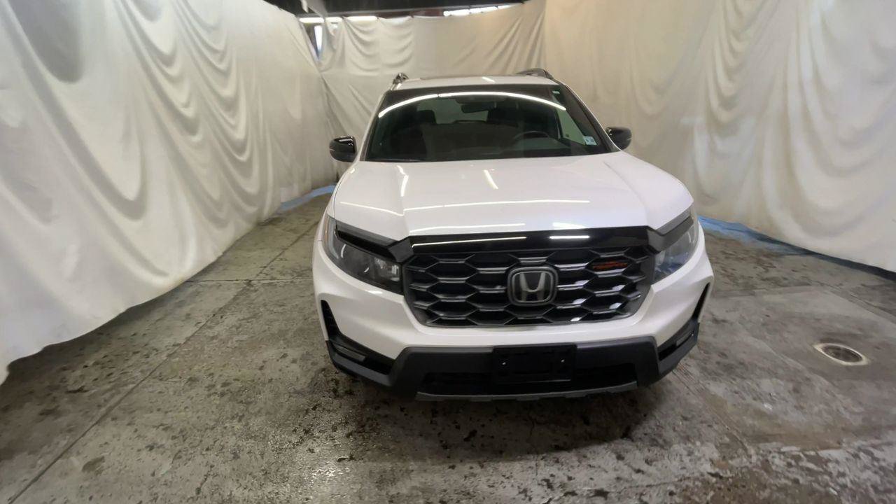 Certified 2023 Honda Passport TrailSport image 3