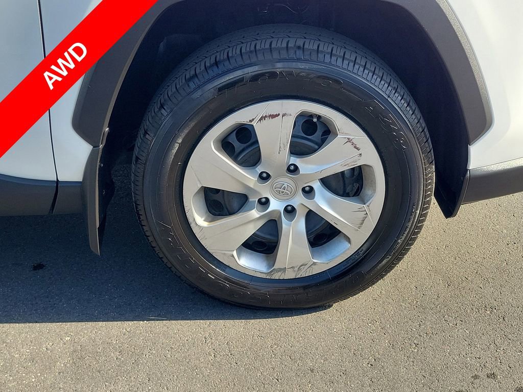 Used 2022 Toyota RAV4 LE w/ Carpet Mat Package (TMS) AWD/4WD image 7