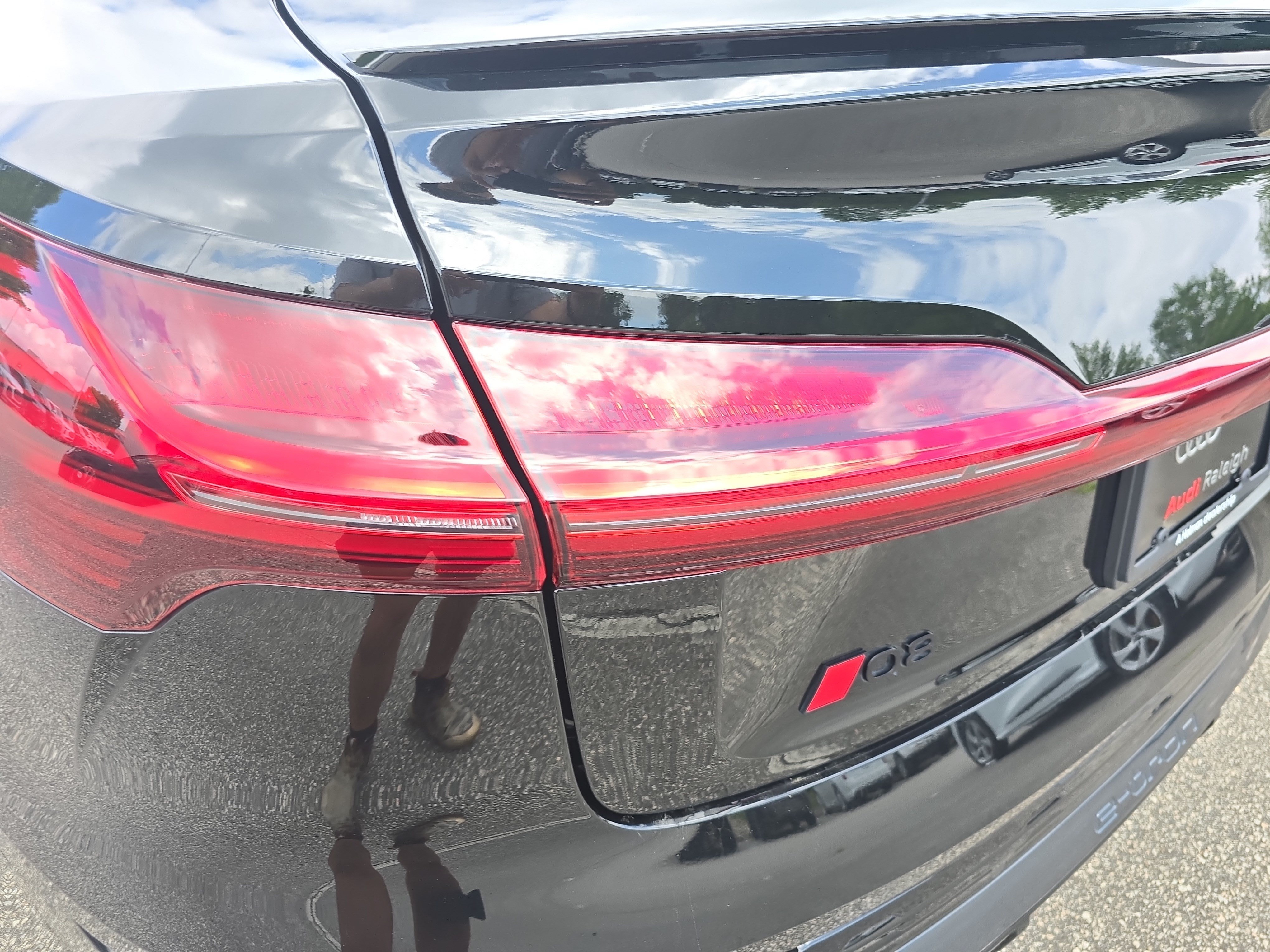Used 2024 Audi Q8 e-tron Premium Plus w/ Premium Plus Package AWD/4WD image 33