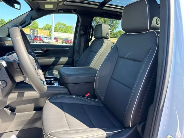 New 2026 Chevrolet Suburban Premier w/ Sun And Tow Package AWD/4WD image 19