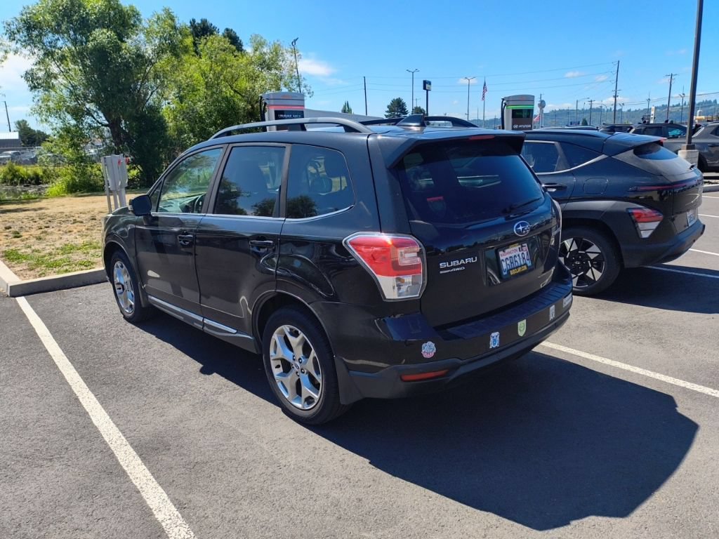 Used 2018 Subaru Forester 2.5i Touring AWD/4WD image 6