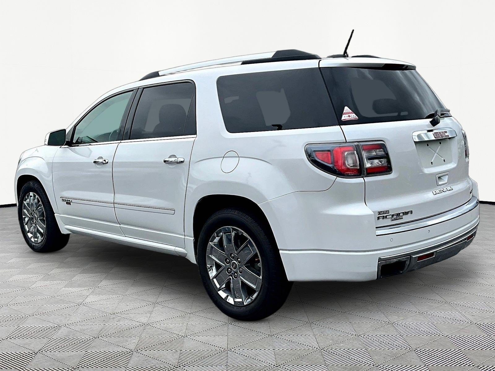 Used 2016 GMC Acadia Denali AWD/4WD image 4