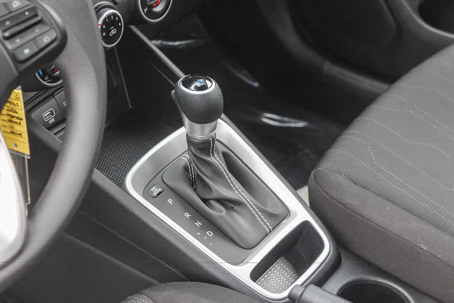 Certified 2026 Hyundai Venue SE FWD image 24