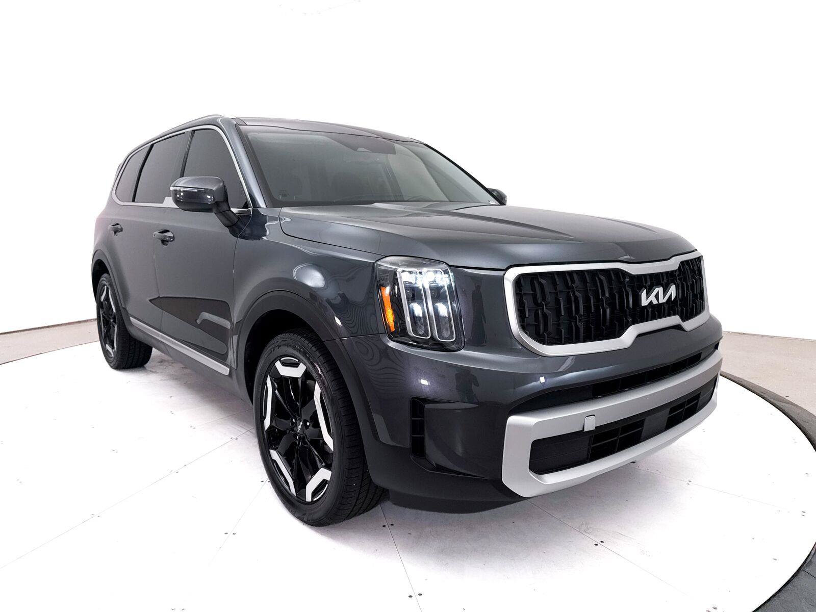Used 2023 Kia Telluride EX w/ EX Captain's Chair Package FWD image 14
