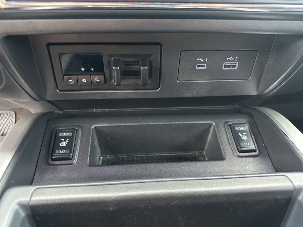 Used 2022 Nissan Titan SV w/ SV Convenience Package image 25