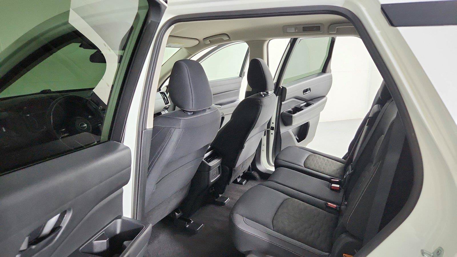 Certified 2025 Nissan Pathfinder SV FWD image 23