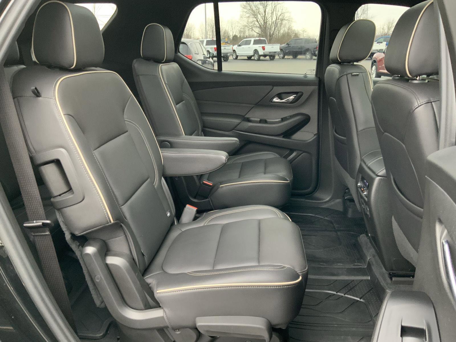 Used 2023 Chevrolet Traverse Premier w/ Redline Edition image 62