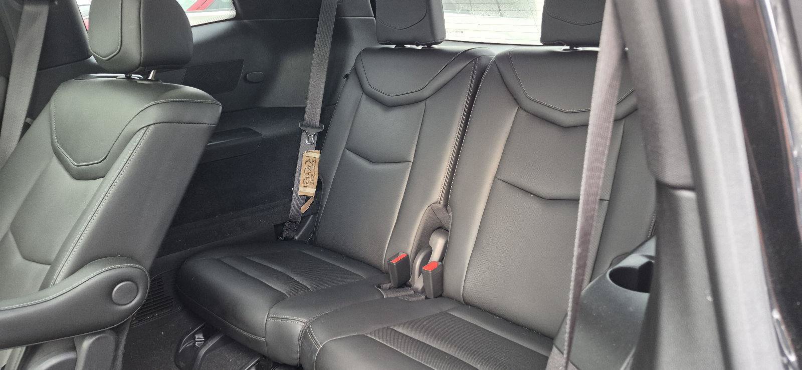 Used 2024 Cadillac XT6 Premium Luxury w/ LPO, Floor Liner Package FWD image 8