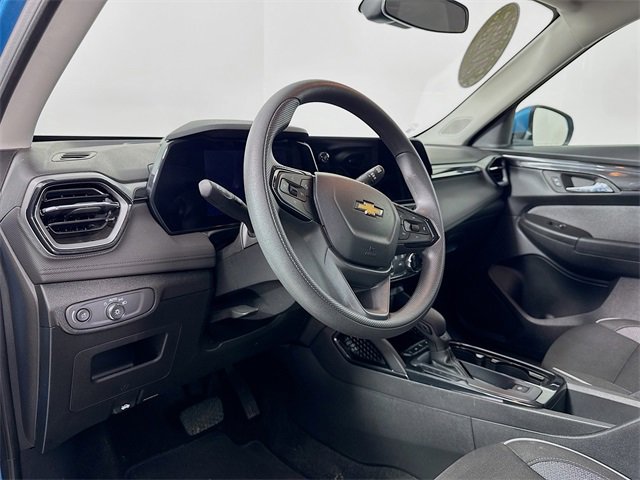 Used 2025 Chevrolet TrailBlazer LT image 9