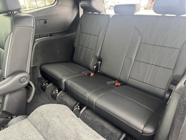 Used 2025 Buick Enclave Avenir w/ Trailering Package, 5000 lbs. image 28