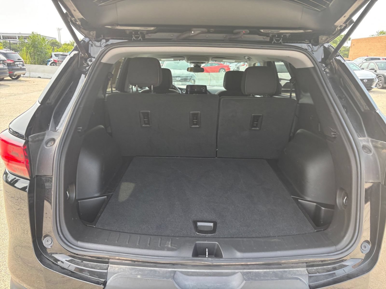 Used 2025 Chevrolet Blazer LT FWD image 31