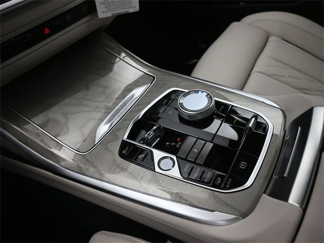 New 2025 BMW X7 xDrive40i w/ Executive Package image 31