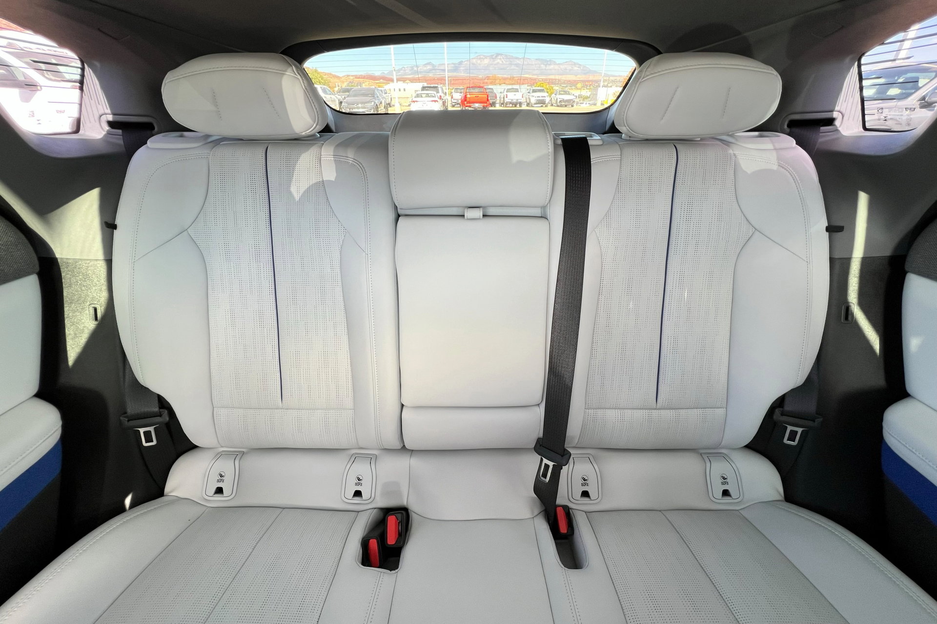 New 2026 Cadillac Optiq Sport 2 w/ LPO, Floor Liner Package AWD/4WD image 26