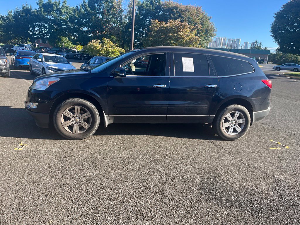 Used 2011 Chevrolet Traverse LT w/ Personal Connectivity Package FWD image 4