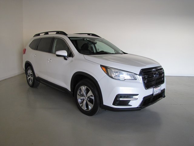 Used 2019 Subaru Ascent Premium image 3