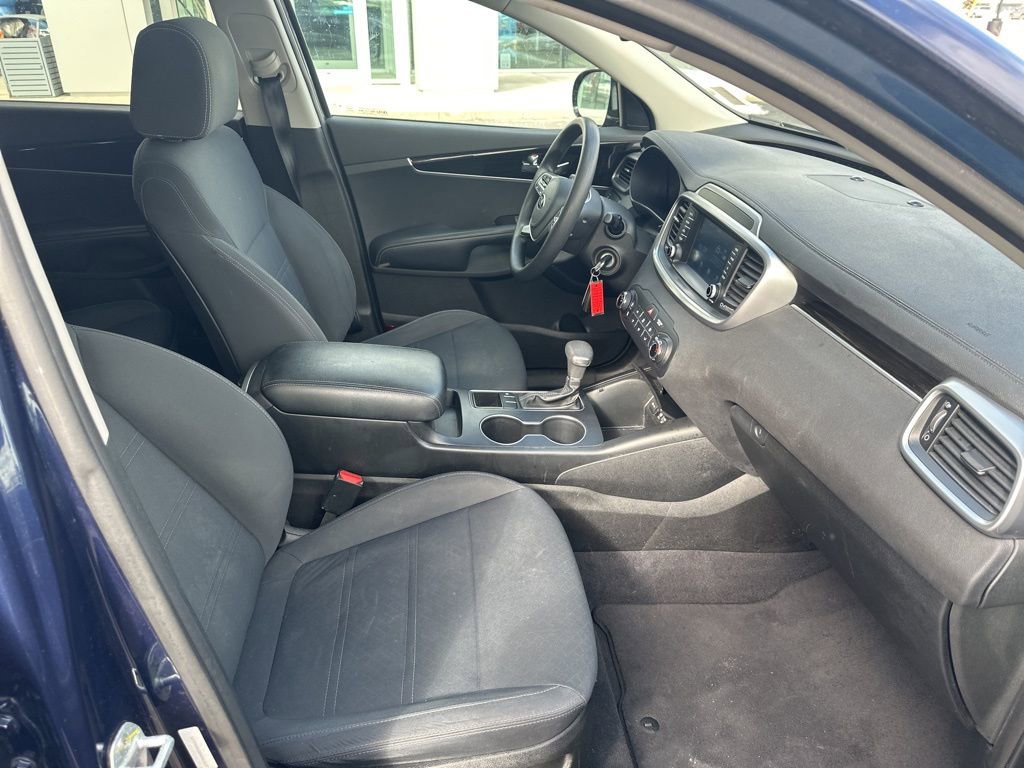 Used 2019 Kia Sorento LX image 7