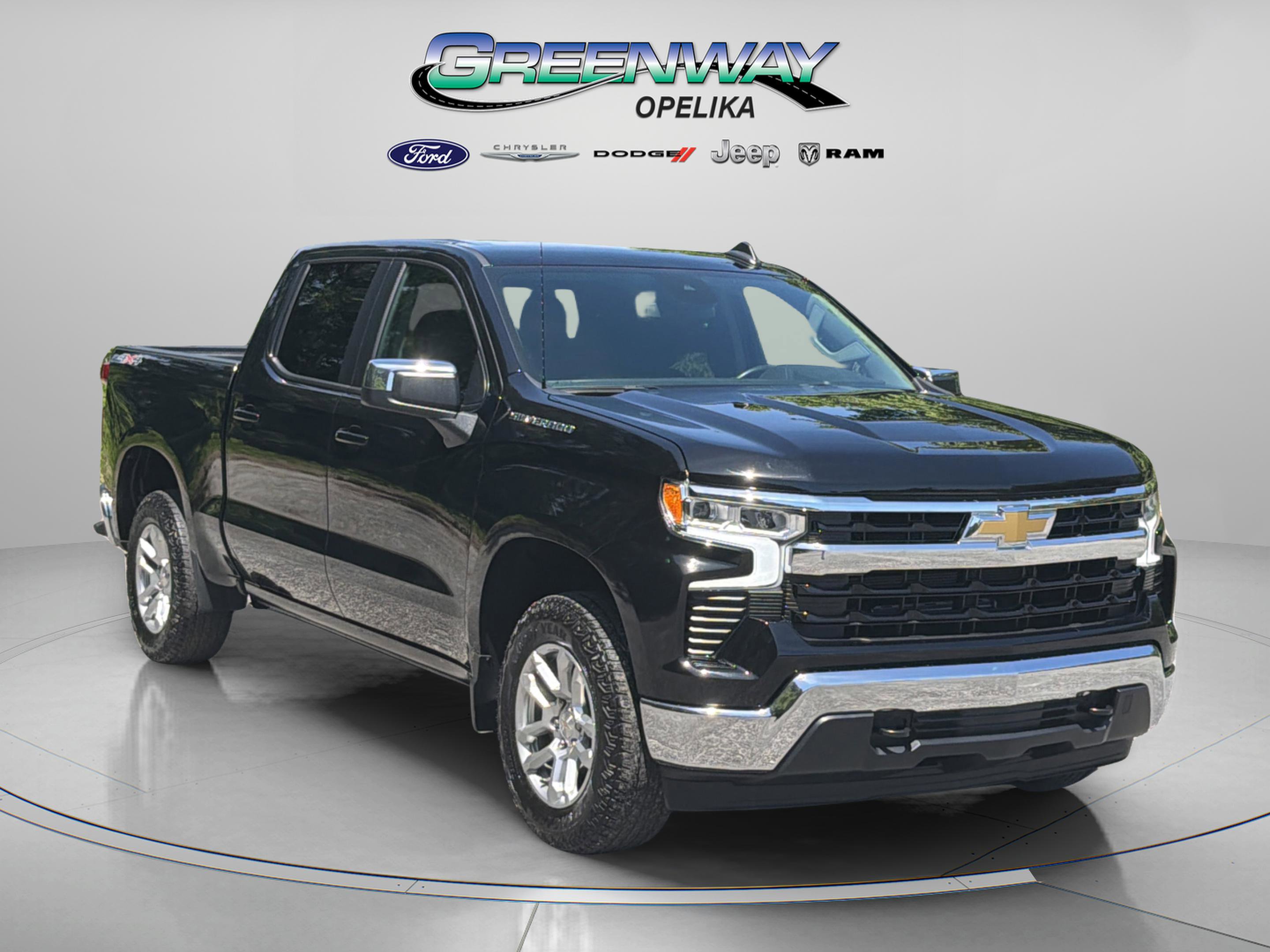 Used 2023 Chevrolet Silverado 1500 LT AWD/4WD image 2