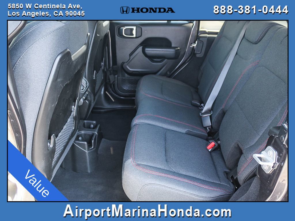 Used 2025 Jeep Wrangler Unlimited Rubicon AWD/4WD image 18