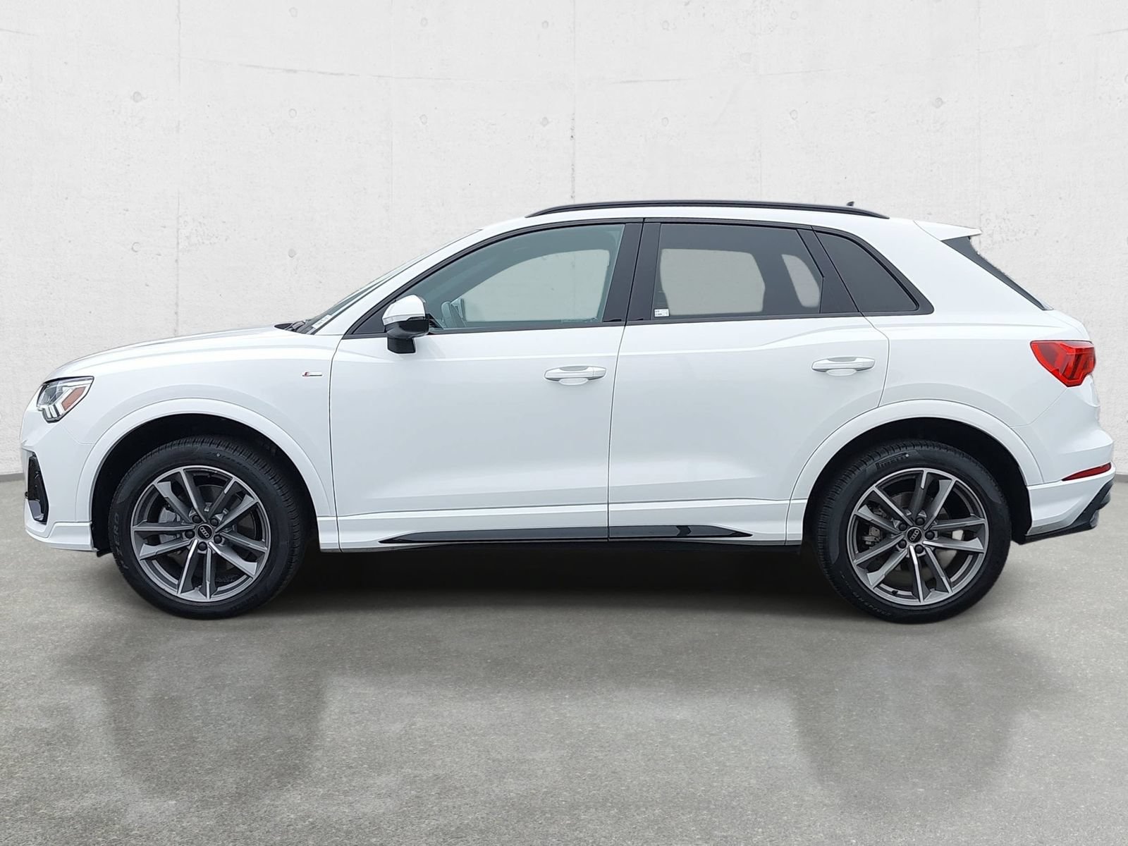 Certified 2025 Audi Q3 2.0T Premium w/ Convenience Package AWD/4WD image 8