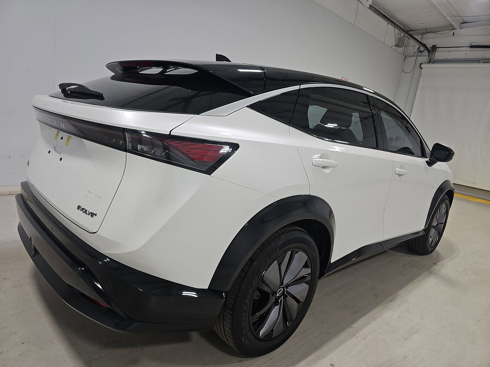 Used 2023 Nissan Ariya FWD image 6