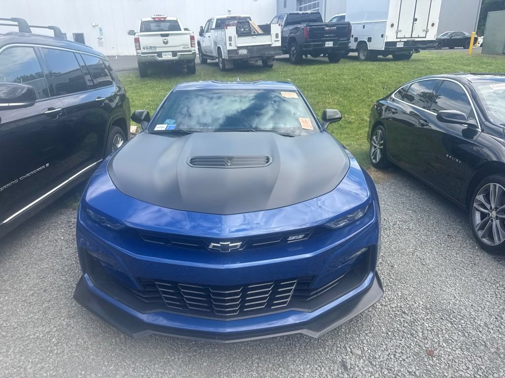 Used 2022 Chevrolet Camaro SS RWD image 2