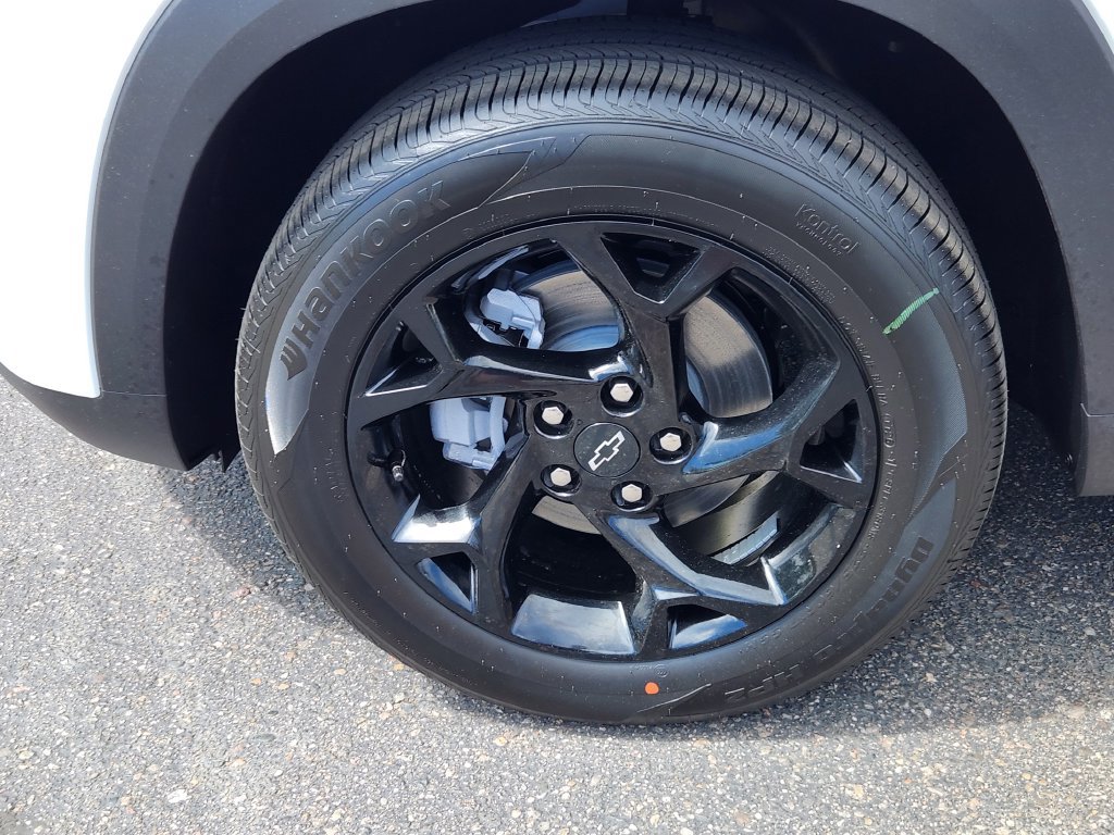 New 2026 Chevrolet Trax LT w/ Driver Confidence Package FWD image 7