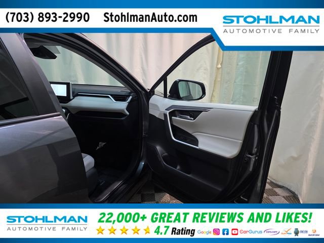 Used 2024 Toyota RAV4 XLE image 32