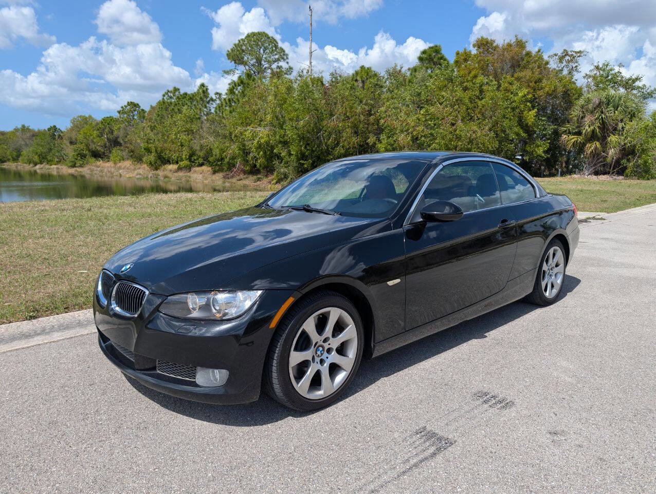 Used 2008 BMW 335i Convertible image 2