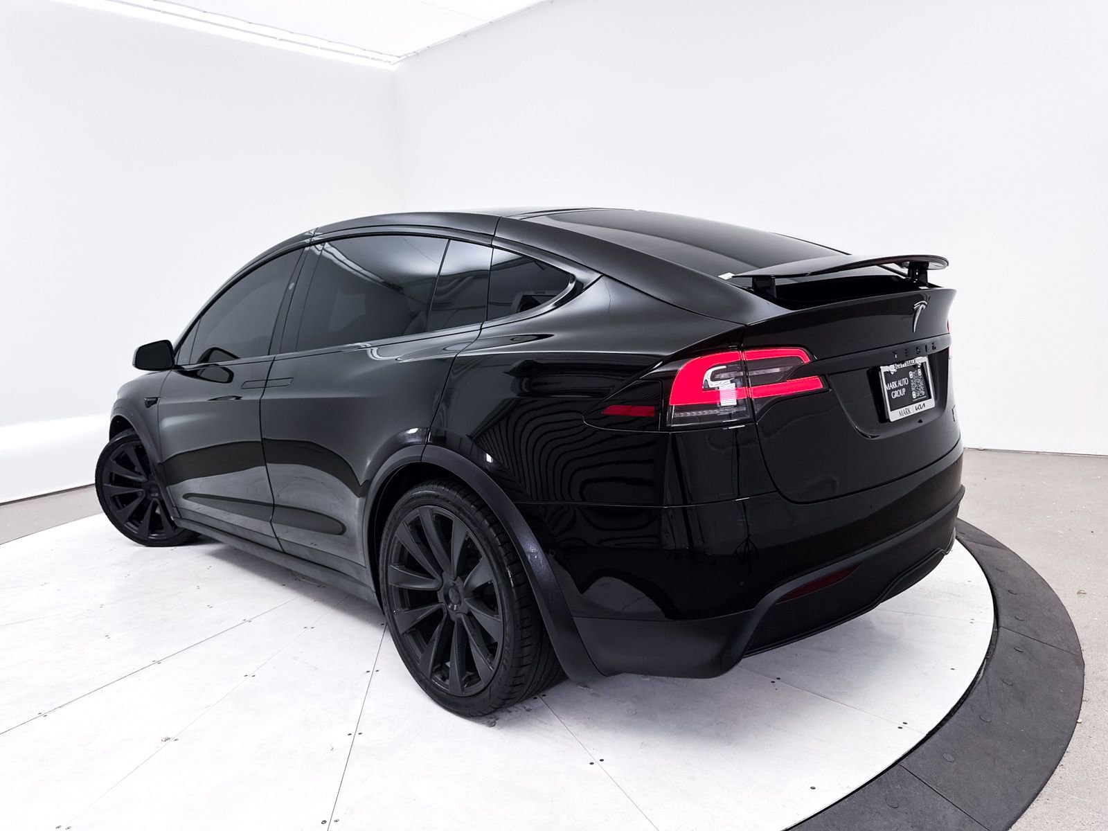 Used 2022 Tesla Model X Plaid AWD/4WD image 2