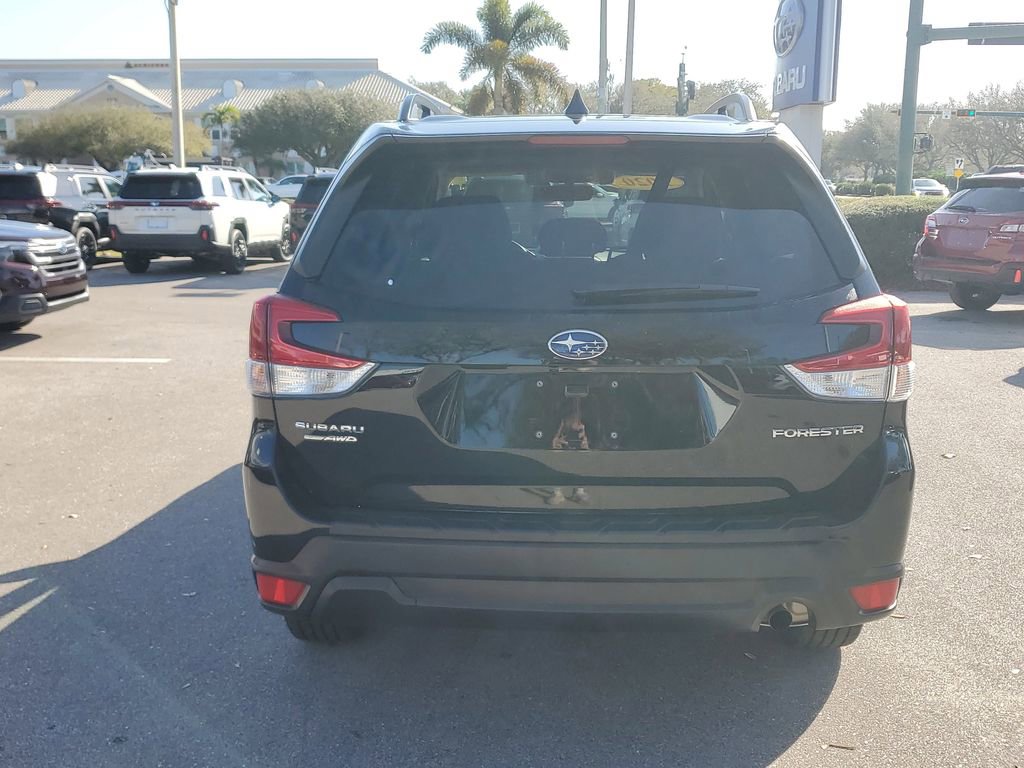 Used 2020 Subaru Forester Premium image 4