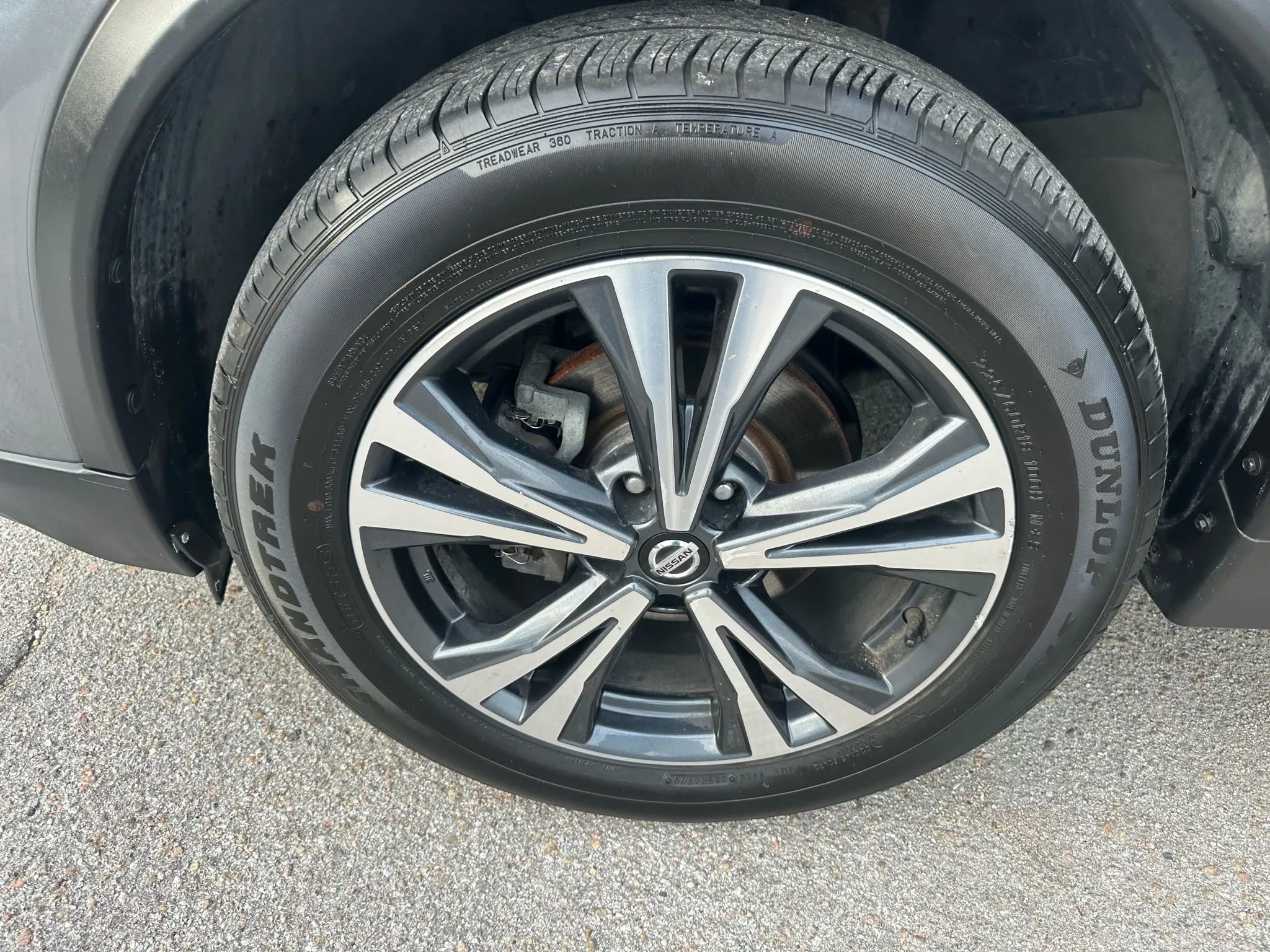 Used 2018 Nissan Rogue SL w/ Premium Package image 29