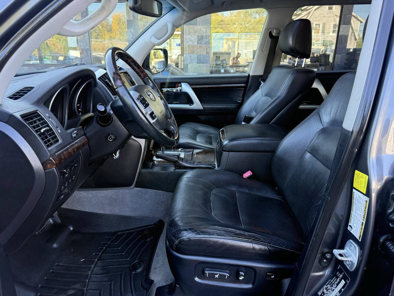 Used 2015 Toyota Land Cruiser AWD/4WD image 32