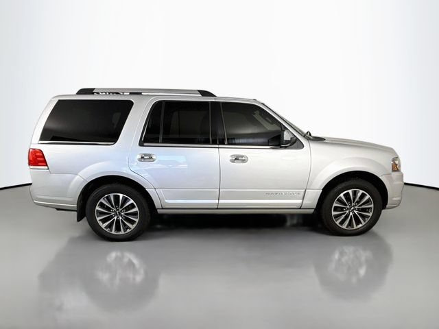 Used 2016 Lincoln Navigator Select AWD/4WD image 8
