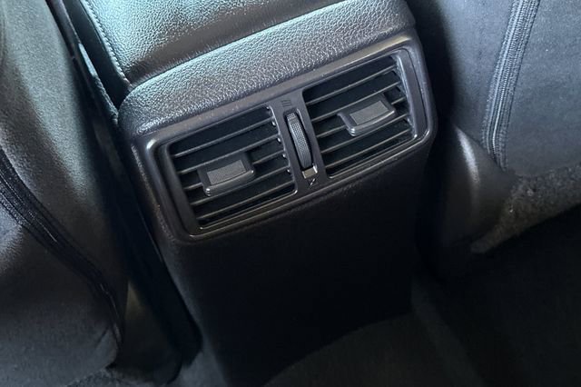 Used 2016 Nissan Rogue SV w/ SV Premium Package image 14