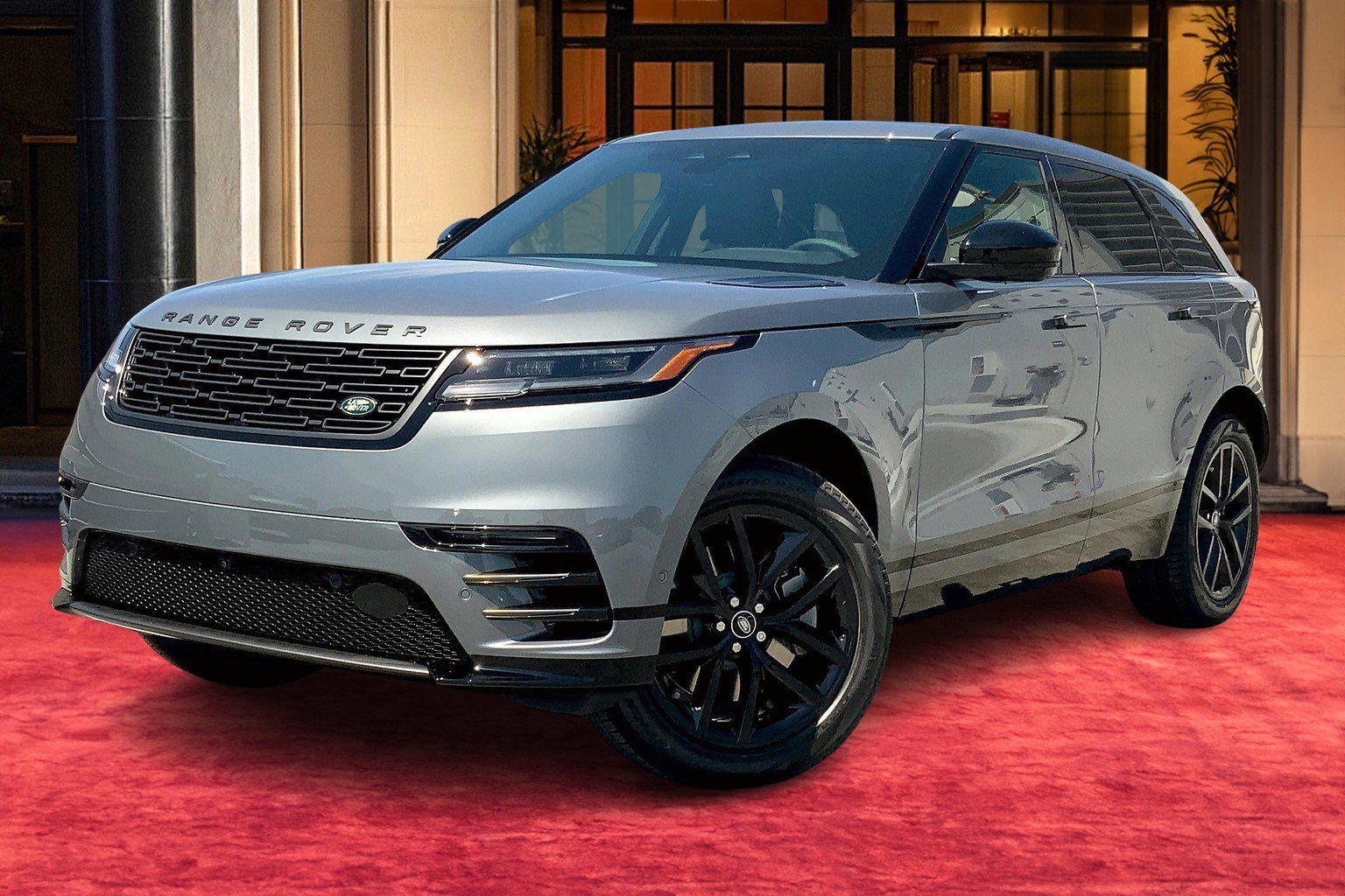 New 2026 Land Rover Range Rover Velar Dynamic SE image 2
