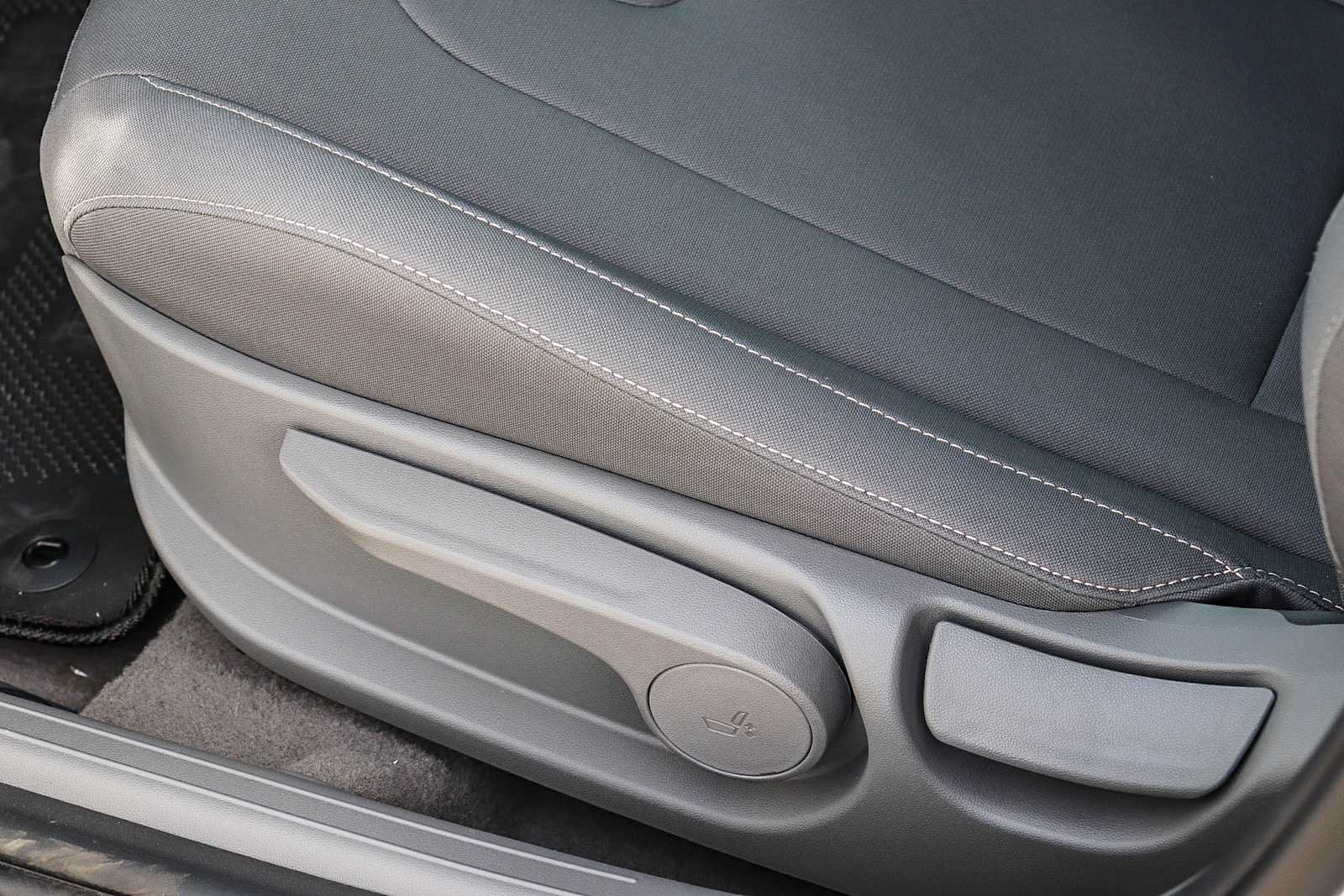 New 2026 Hyundai Elantra Hybrid FWD image 26