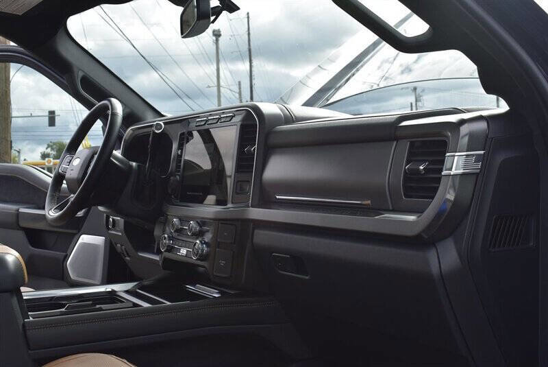 Used 2024 Ford F350 Platinum image 30