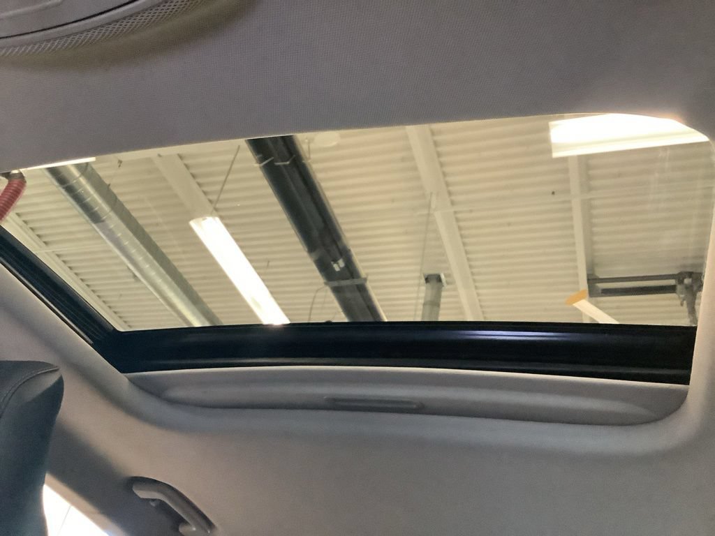 Used 2017 Ford Fusion Titanium FWD image 33