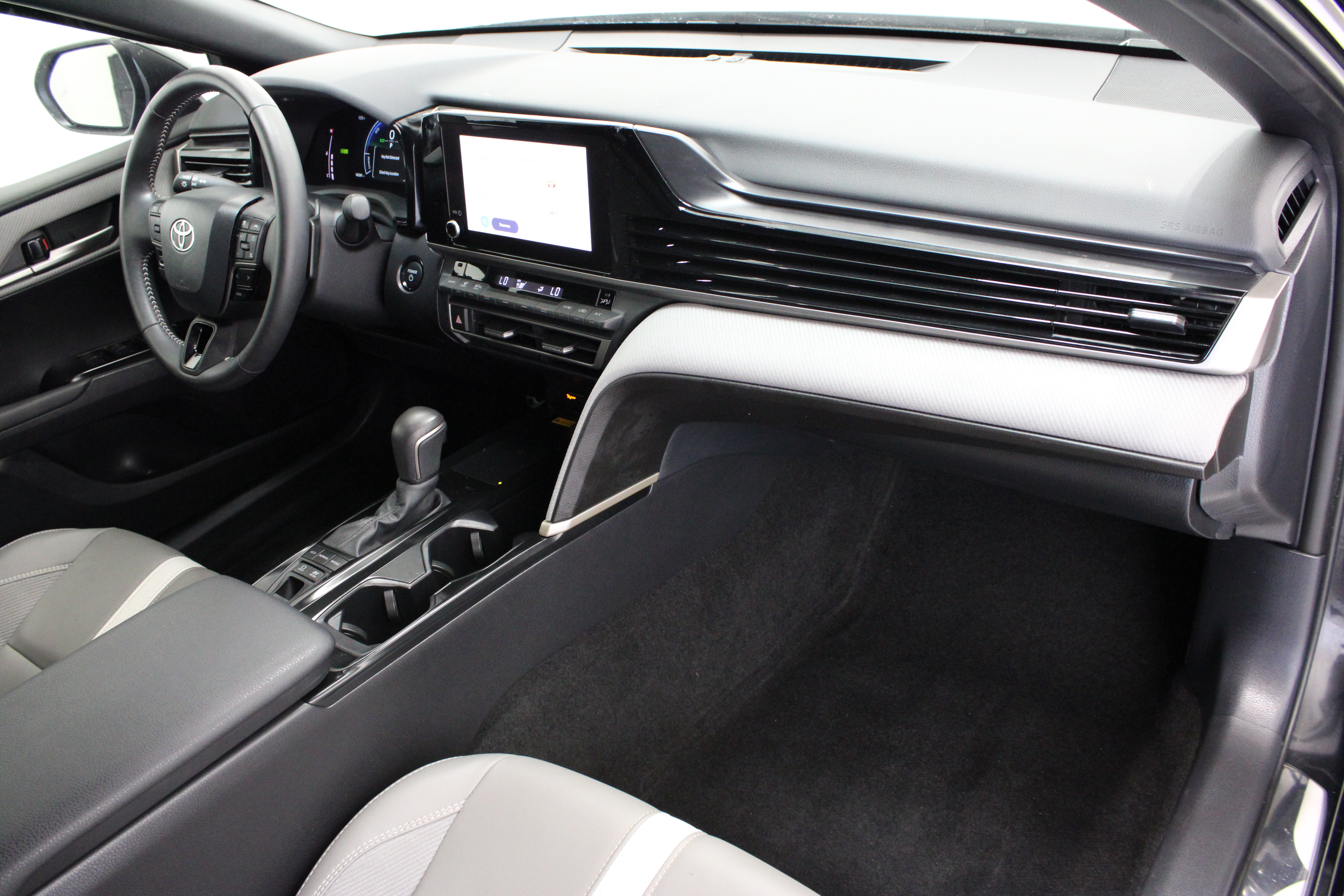 Used 2026 Toyota Camry SE w/ Convenience Package FWD image 35