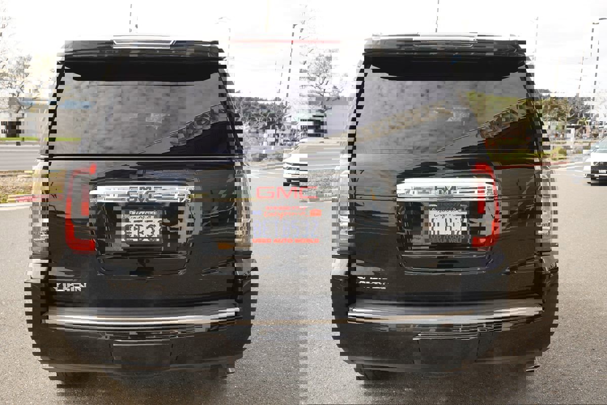 Used 2017 GMC Yukon Denali w/ Open Road Package image 11