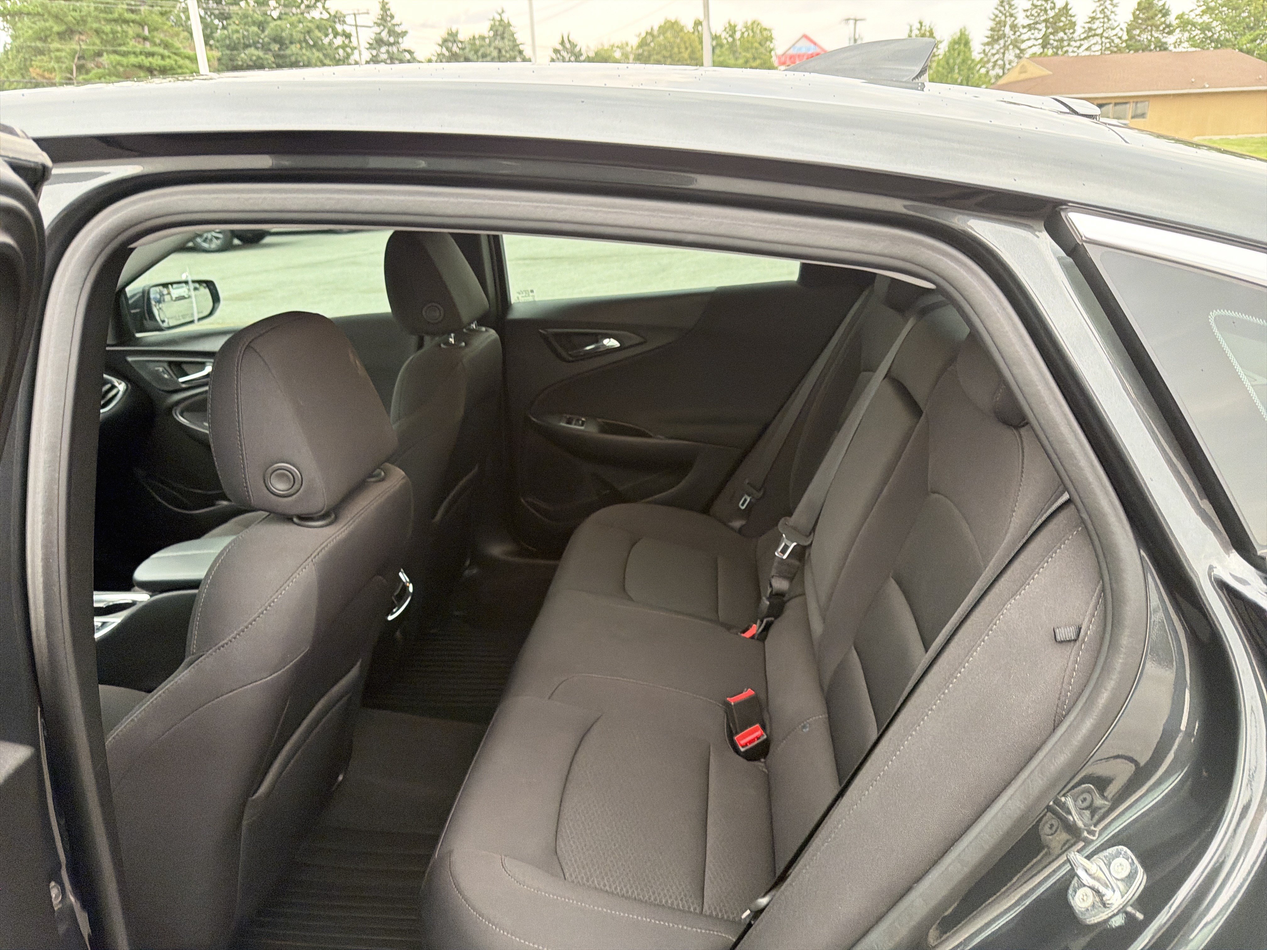 Used 2017 Chevrolet Malibu LT FWD image 43