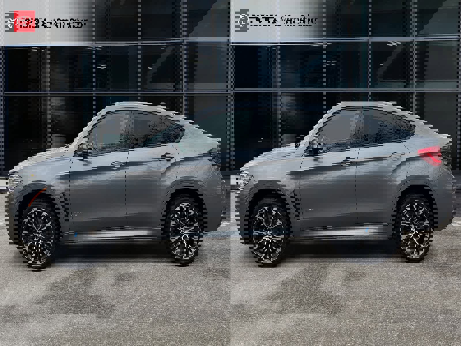 Used 2018 BMW X6 xDrive50i w/ M Sport Package image 10